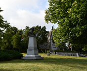 Спомен-комплекс Текериш